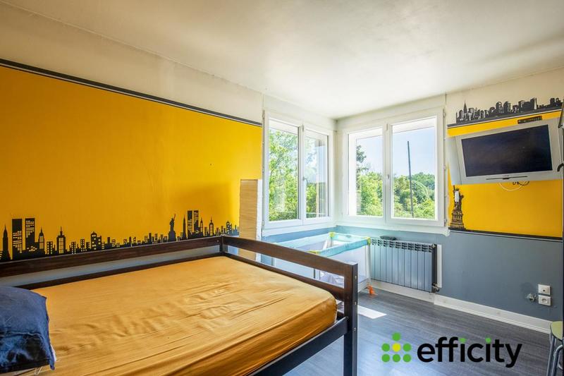 Maison - 246 m² - 11 pièces