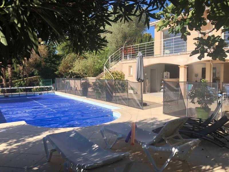 Maison - 219 m² - 7 pièces