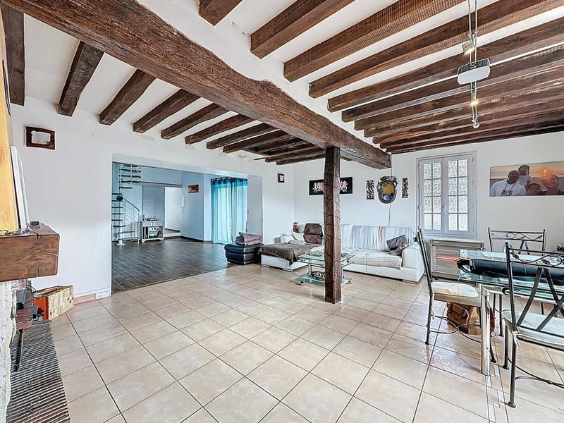 Maison - 240 m² - 9 pièces