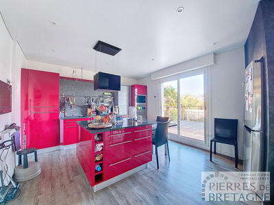 Maison - 210 m² - 8 pièces