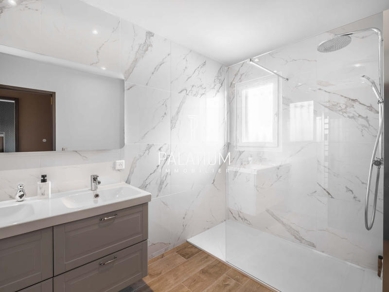 Maison traditionnelle - 98 m² - 4 pièces