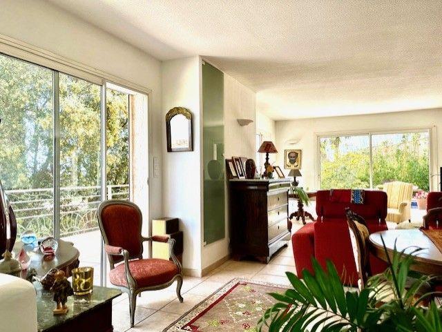 Maison - 200 m² - 6 pièces