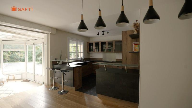 Maison - 192 m² - 7 pièces