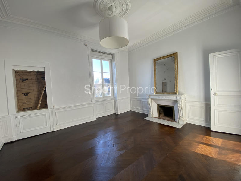 Appartement - 90 m² - 4 pièces