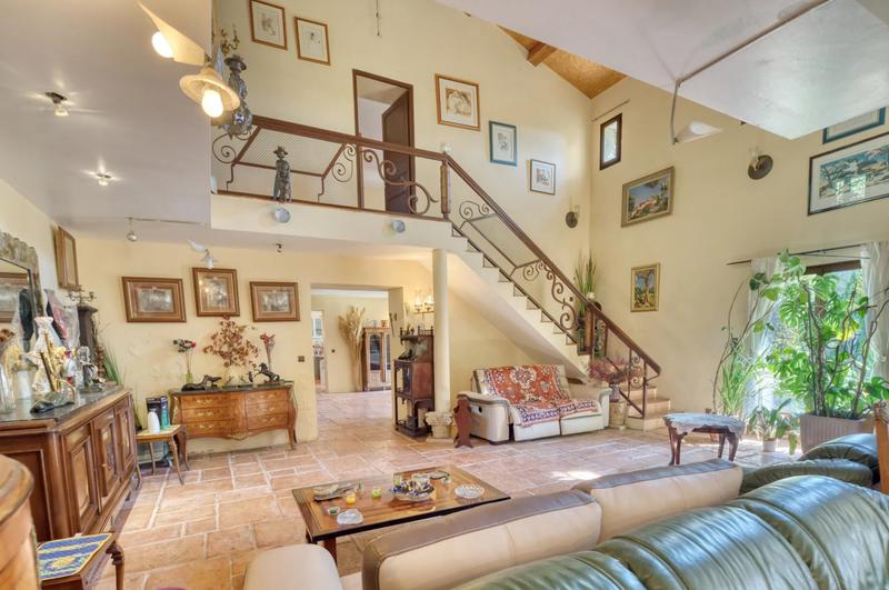 Bastide - 430 m² - 7 pièces