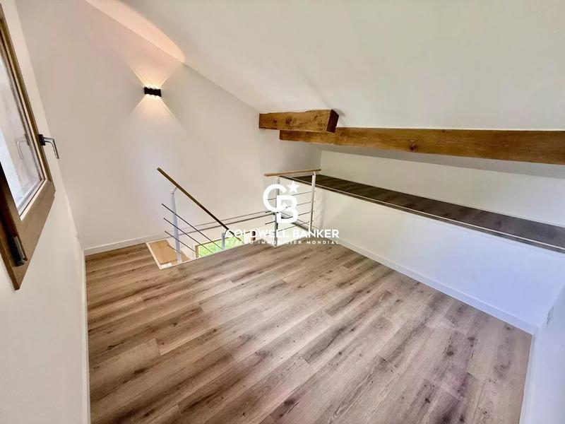 Maison - 220 m² - 7 pièces