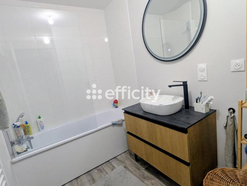 Maison - 95 m² - 5 pièces