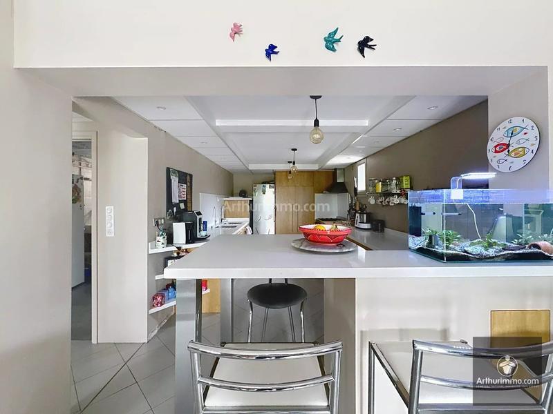 Maison - 303 m² - 10 pièces