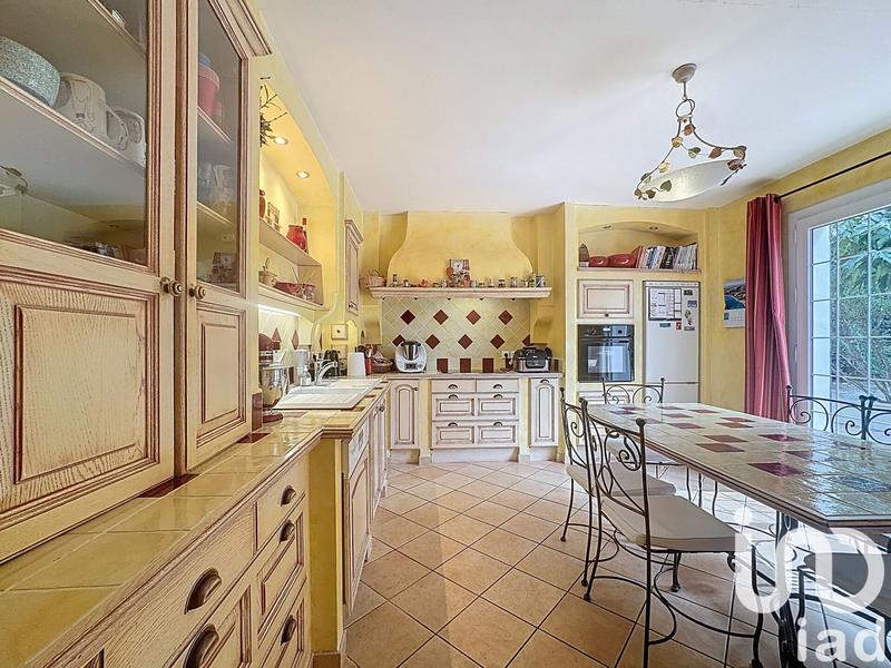 Maison - 180 m² - 6 pièces