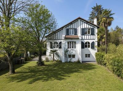 Villa - 310 m² - 12 pièces