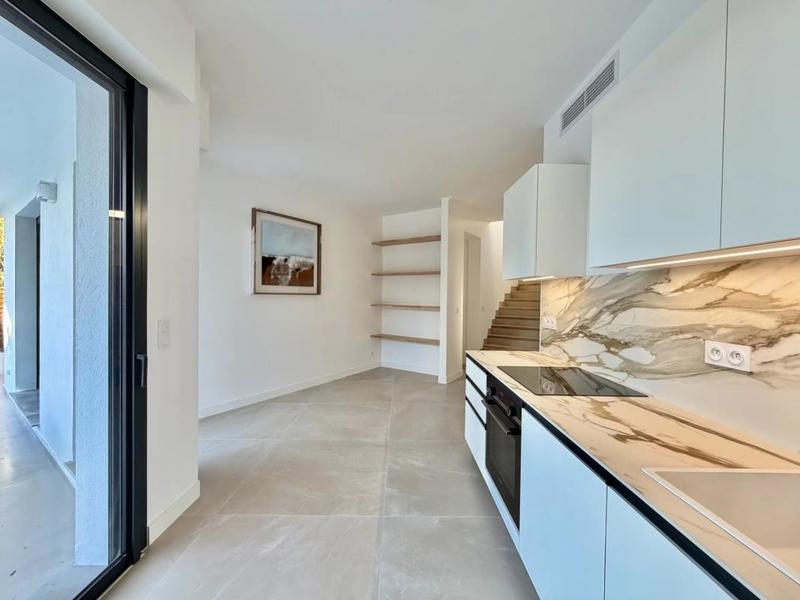 Maison - 212 m² - 7 pièces