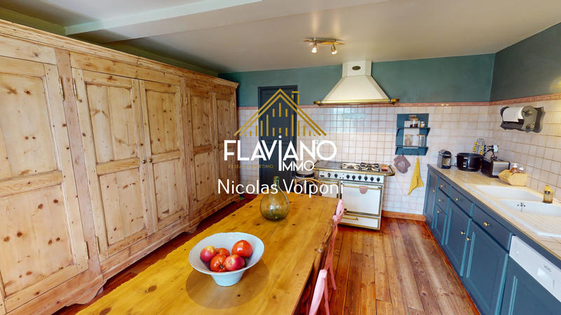 Maison - 205 m² - 7 pièces