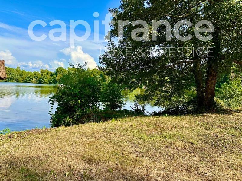 Propriété - 351 m² - 12 pièces