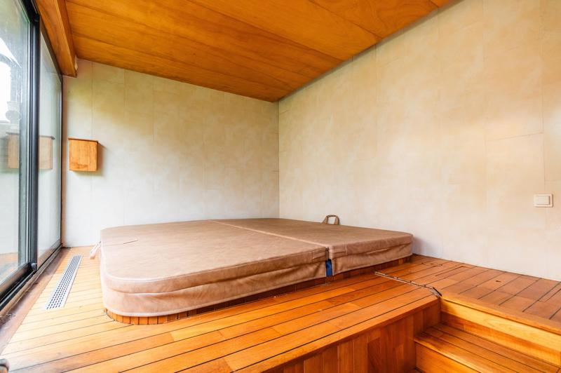 Villa - 218 m² - 10 pièces