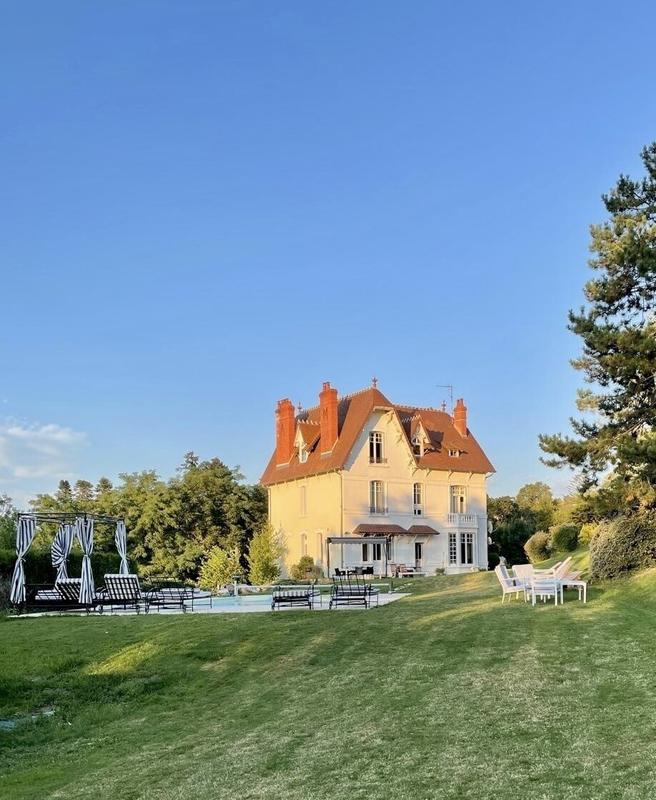 Maison de maîtres - 254 m² - 10 pièces