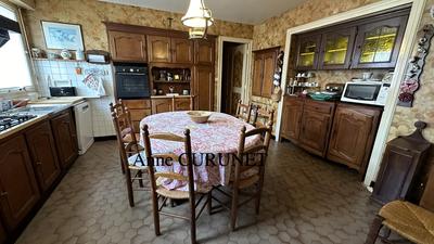 Maison - 130 m² - 10 pièces