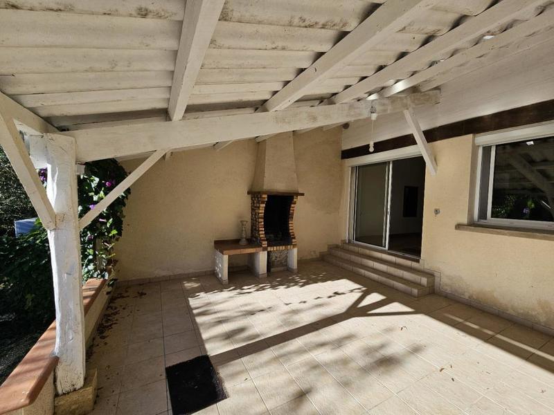 Maison - 220 m² - 8 pièces