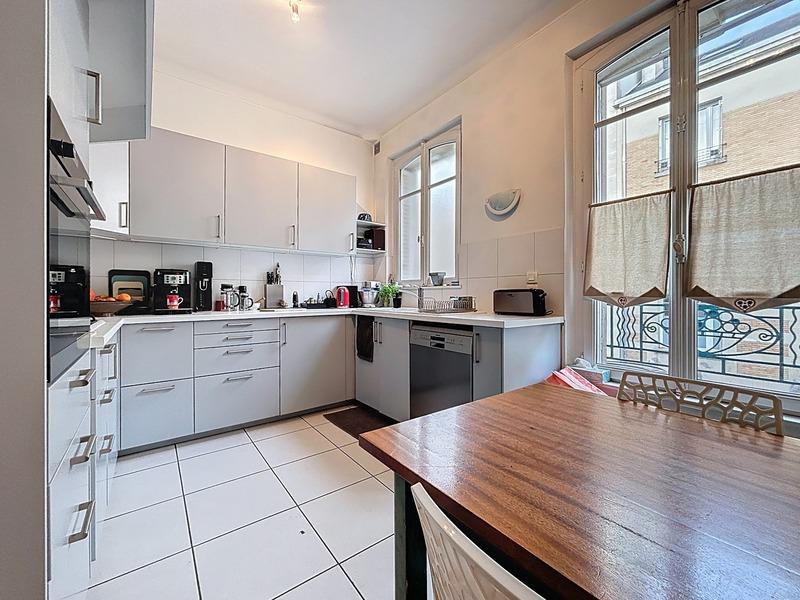 Maison bourgeoise - 200 m² - 9 pièces