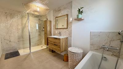 Maison - 137 m² - 7 pièces