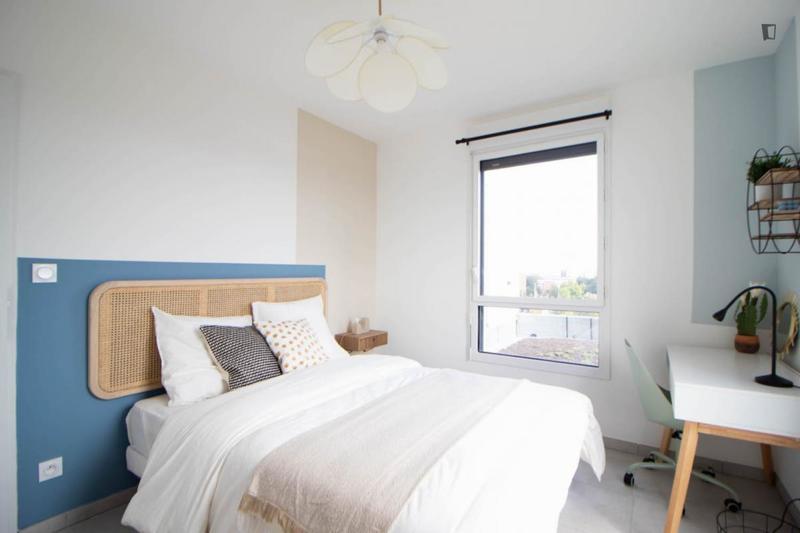 Chambre - 11 m² - 5 pièces