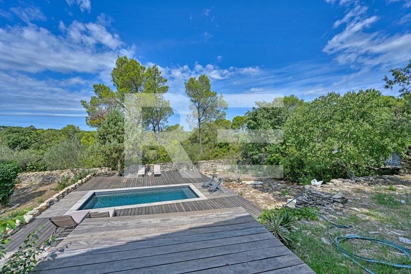 Maison - 238 m² - 7 pièces