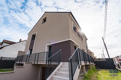 Maison - 92 m² - 6 pièces