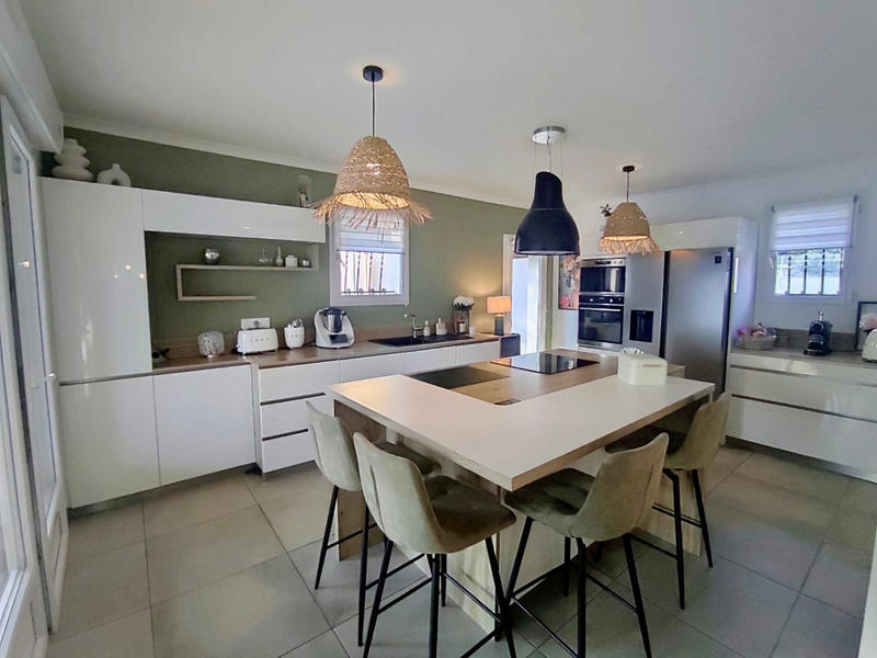 Maison - 183 m² - 6 pièces