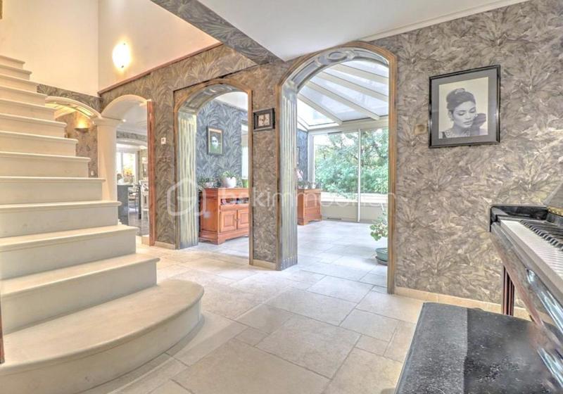 Maison traditionnelle - 180 m² - 5 pièces