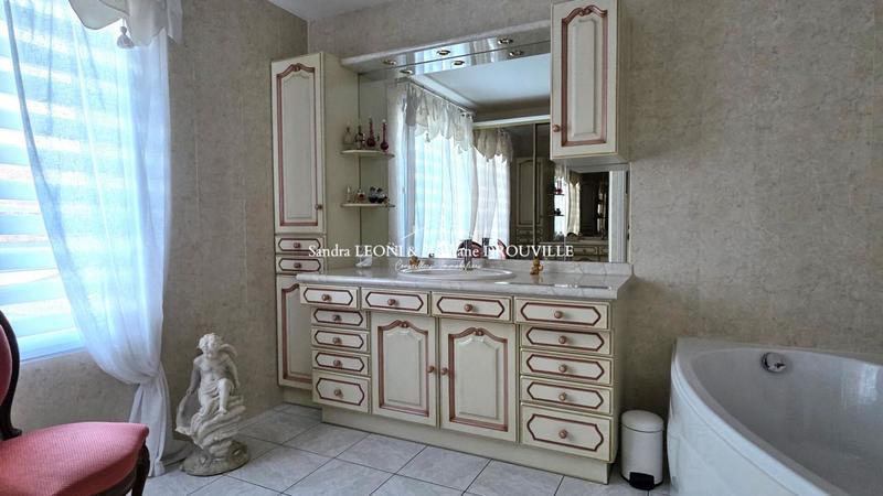 Maison - 165 m² - 7 pièces