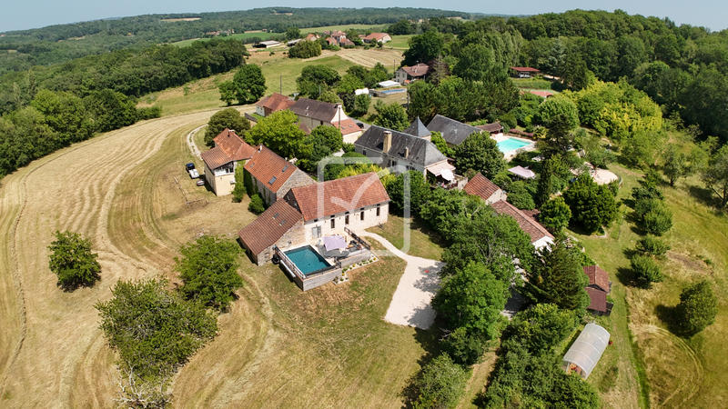 Maison - 164 m² - 10 pièces