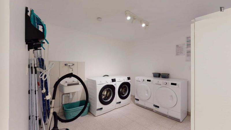 Chambre - 12 m² - 6 pièces