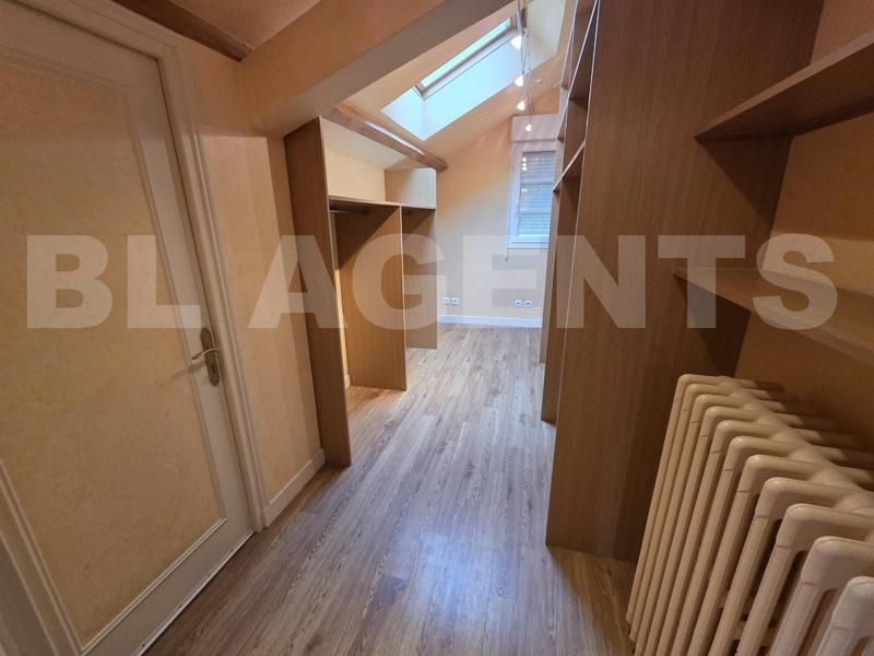 Maison - 202 m² - 8 pièces