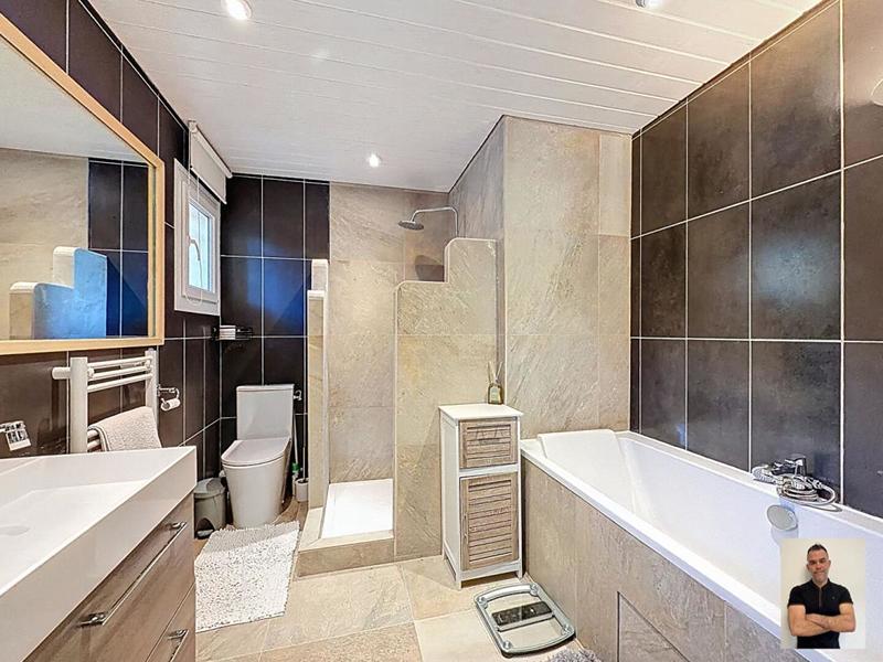 Maison - 205 m² - 5 pièces