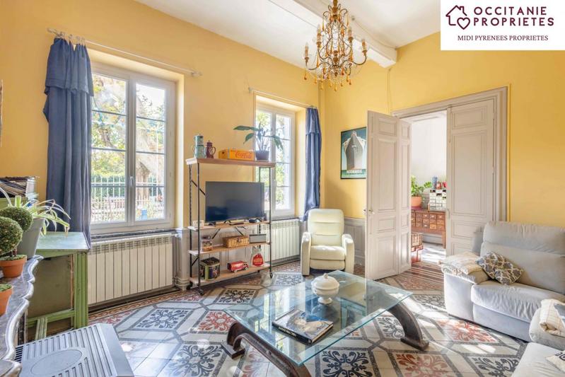 Maison de maîtres - 452 m² - 11 pièces