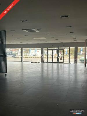 Local commercial - 720 m²