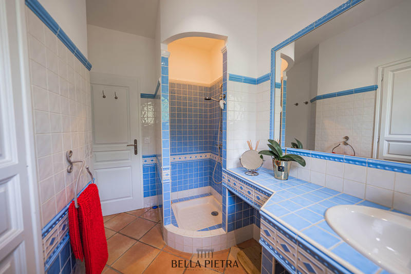 Villa - 180 m² - 5 pièces