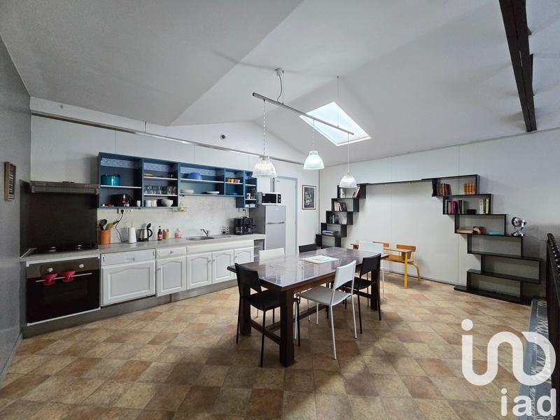 Maison - 207 m² - 7 pièces