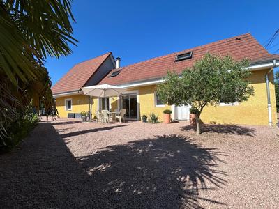 Maison - 150 m² - 10 pièces