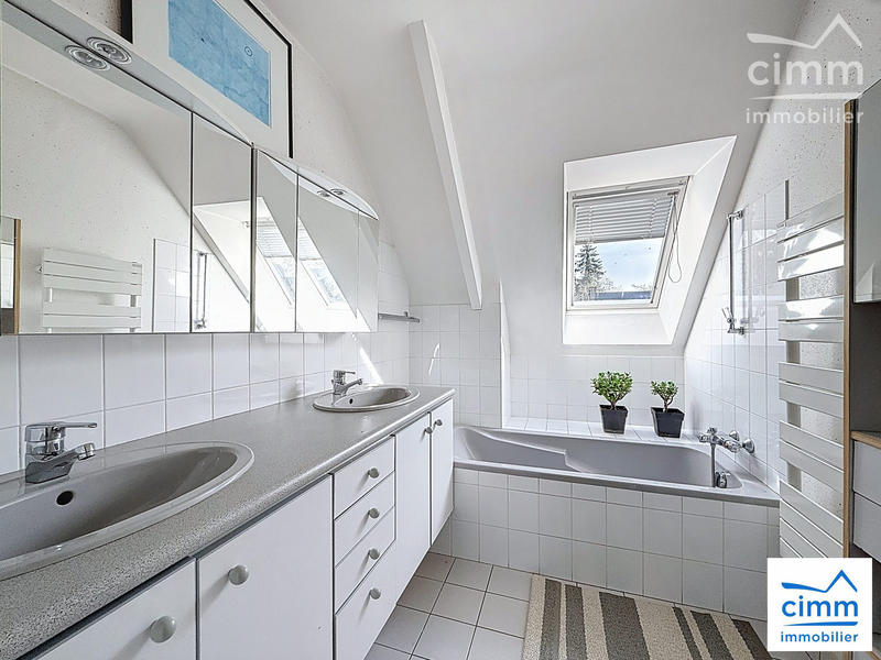 Maison contemporaine - 186 m² - 8 pièces