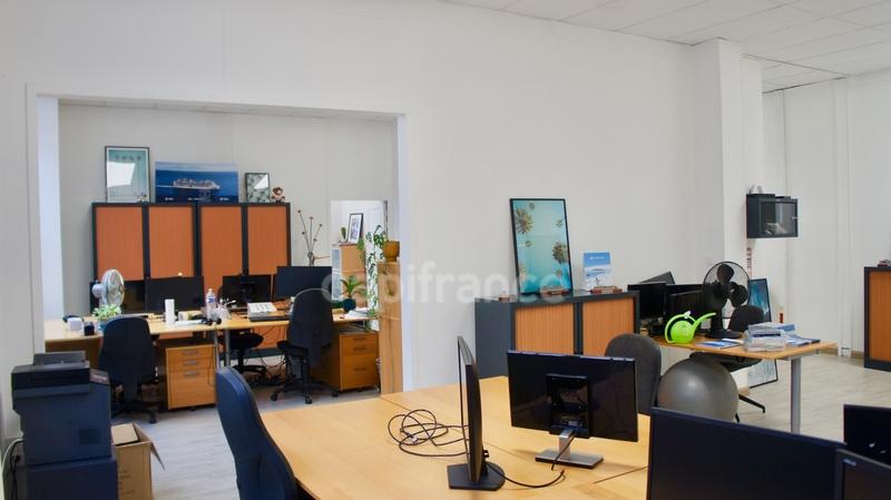 Bureau - 115 m² - 5 pièces