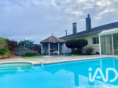 Maison - 223 m² - 6 pièces