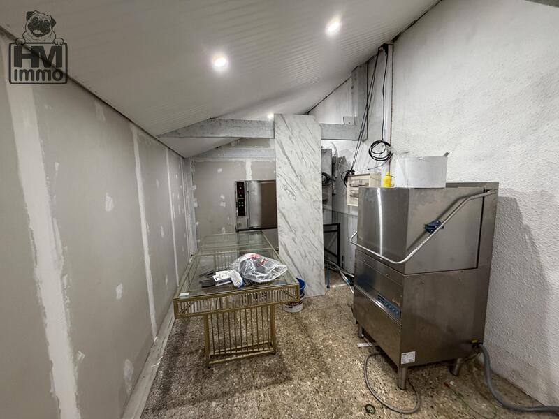 Local commercial - 1 000 m² - 3 pièces