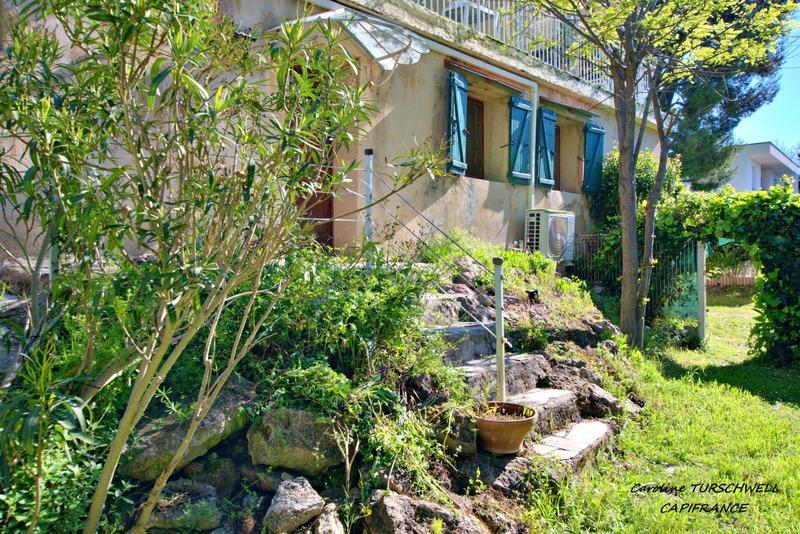 Maison - 273 m² - 9 pièces