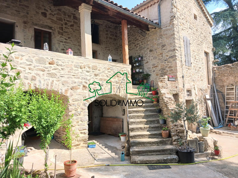 Mas - 150 m² - 14 pièces