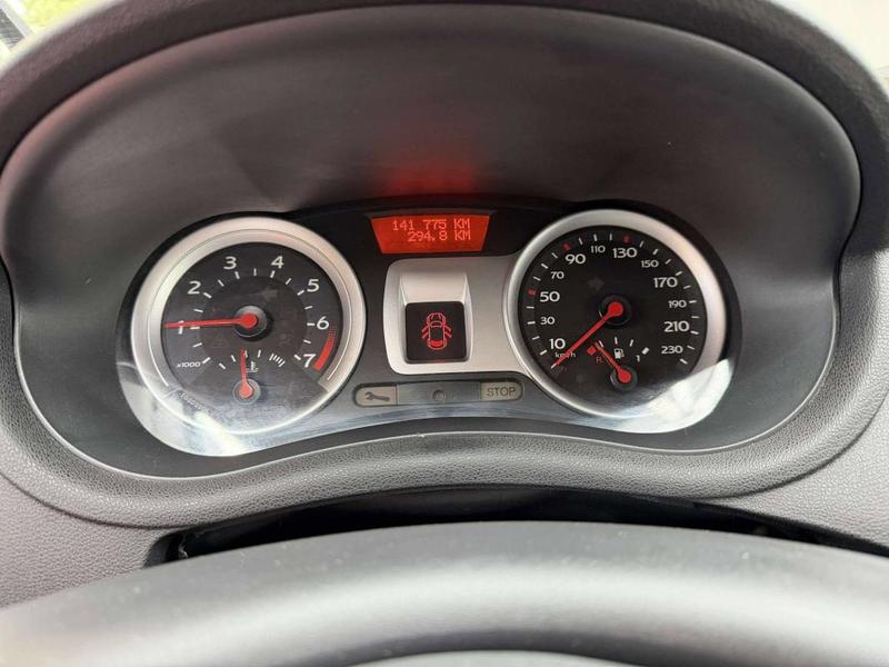 Renault Clio III 1.2i 101cv Rip Curl