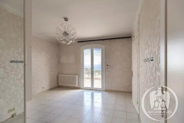 Appartement - 300 m² - 8 pièces