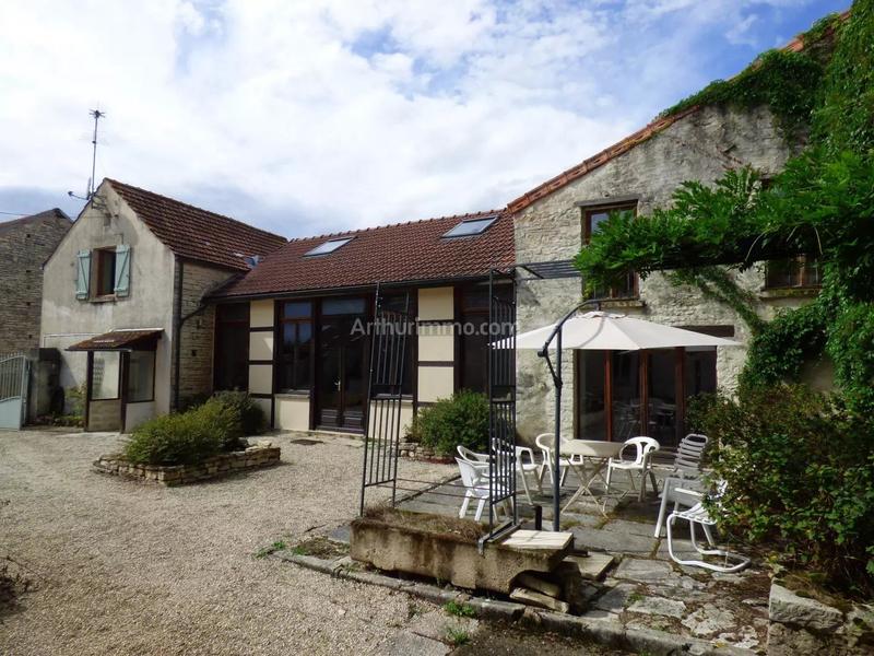 Maison - 329 m² - 12 pièces