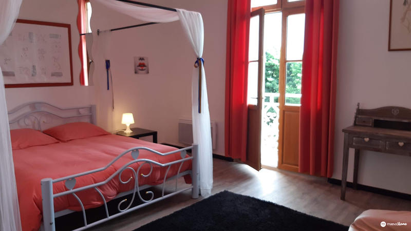 Château - 1 950 m² - 26 pièces