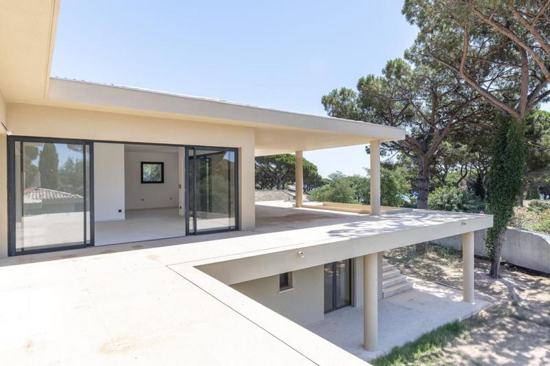 Villa - 488 m² - 8 pièces