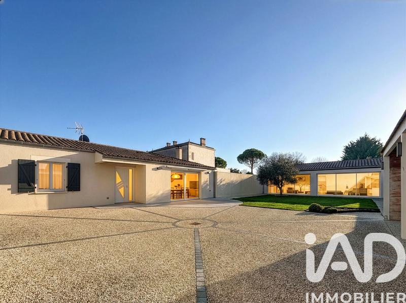 Maison de village - 212 m² - 8 pièces